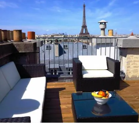 Iconic Eiffel Tower, Fully Unobstructed * Parijs